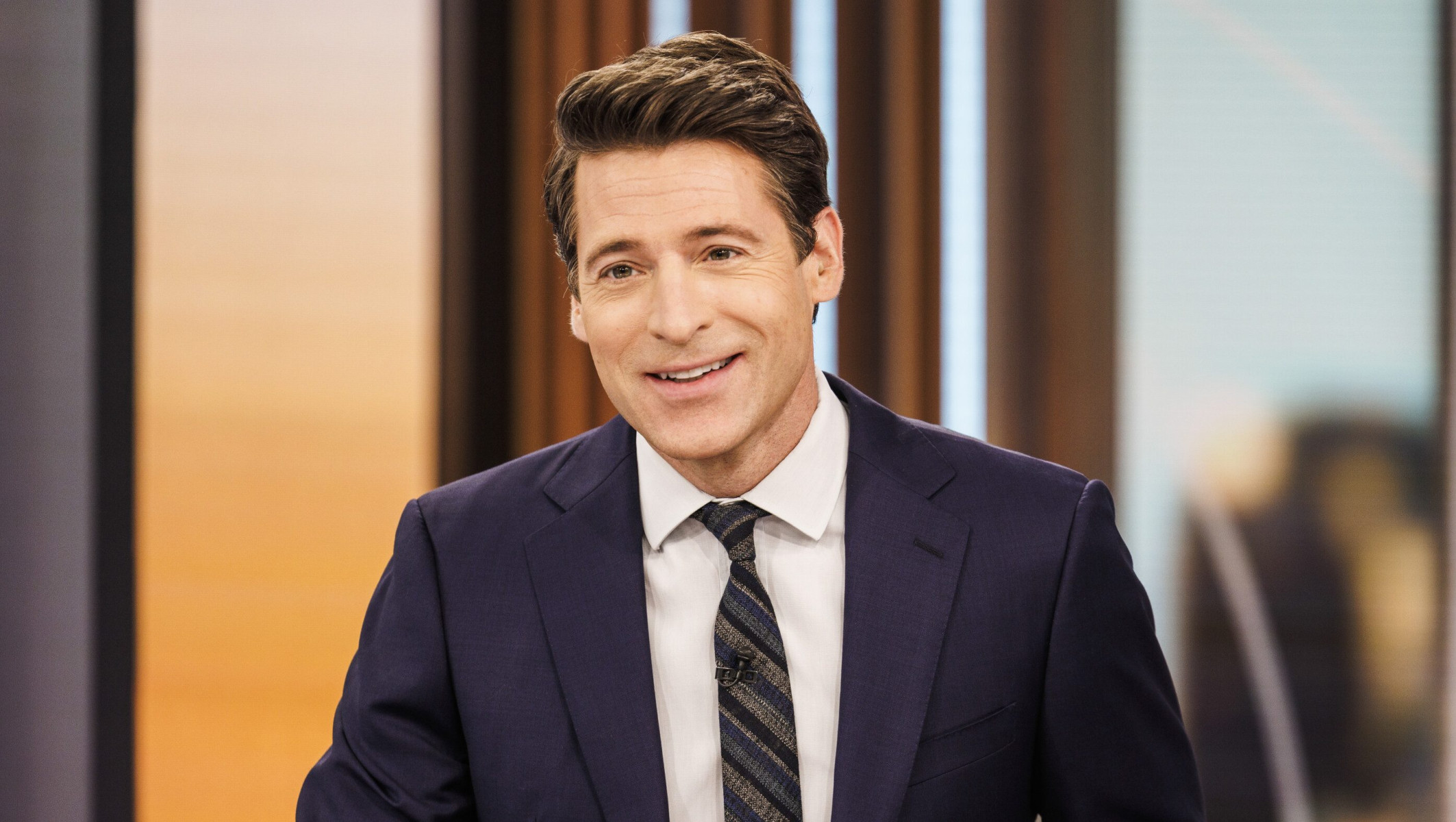 Тони Докупил стал новым ведущим CBS Evening