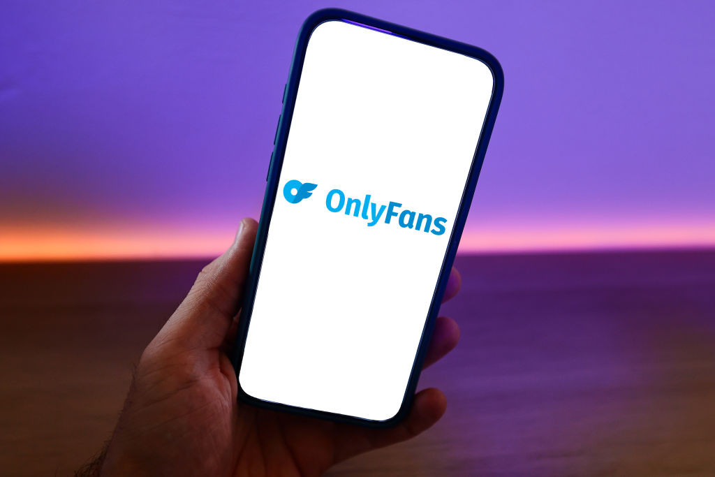 Умер Леонид Радвинский, владелец OnlyFans,