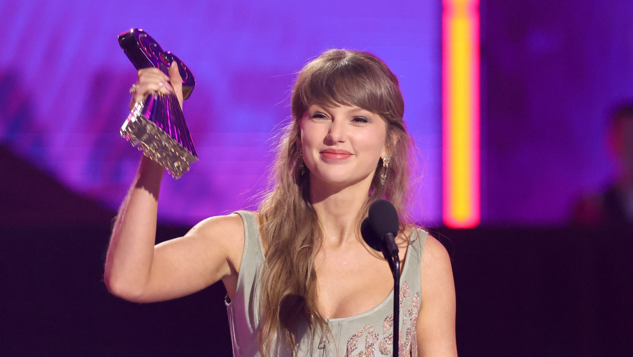 Тейлор Свифт вновь побеждает на iHeartRadio