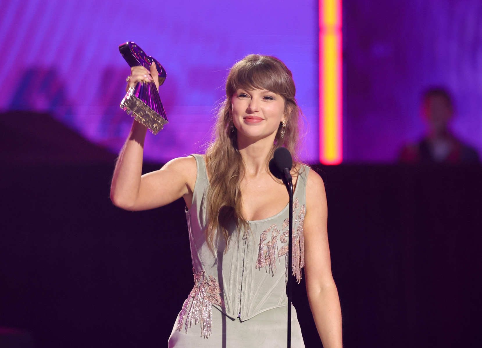 Тейлор Свифт вновь побеждает на iHeartRadio