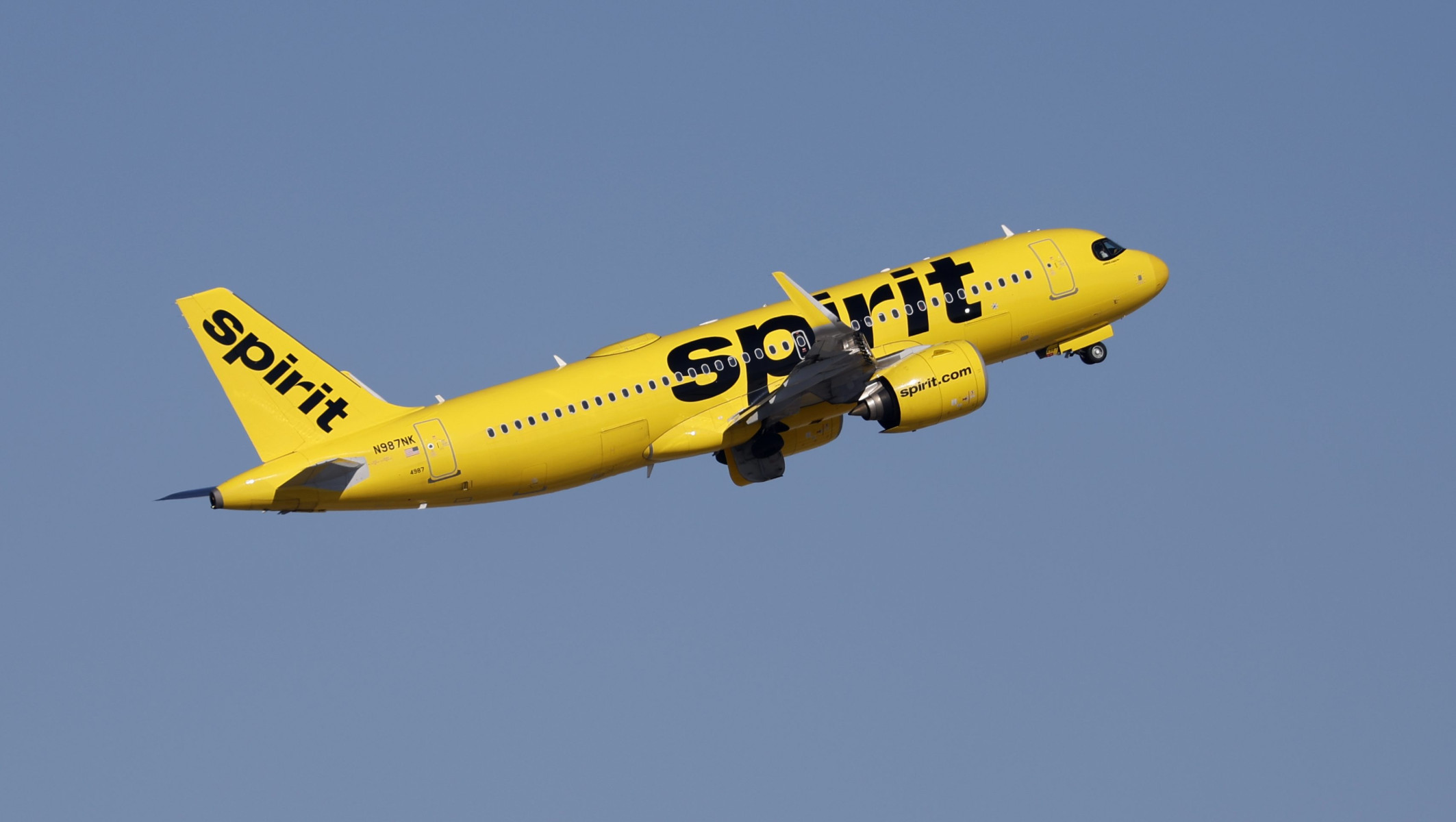 Закрытие Spirit Airlines: причины и что делат