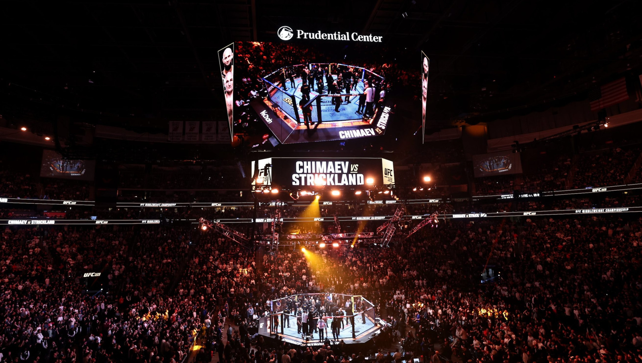 UFC 328: Стрикленд победил Чимаева в глав