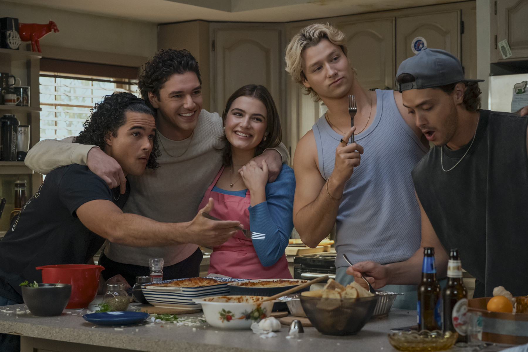 Успех сериала Off Campus: подробности о пер