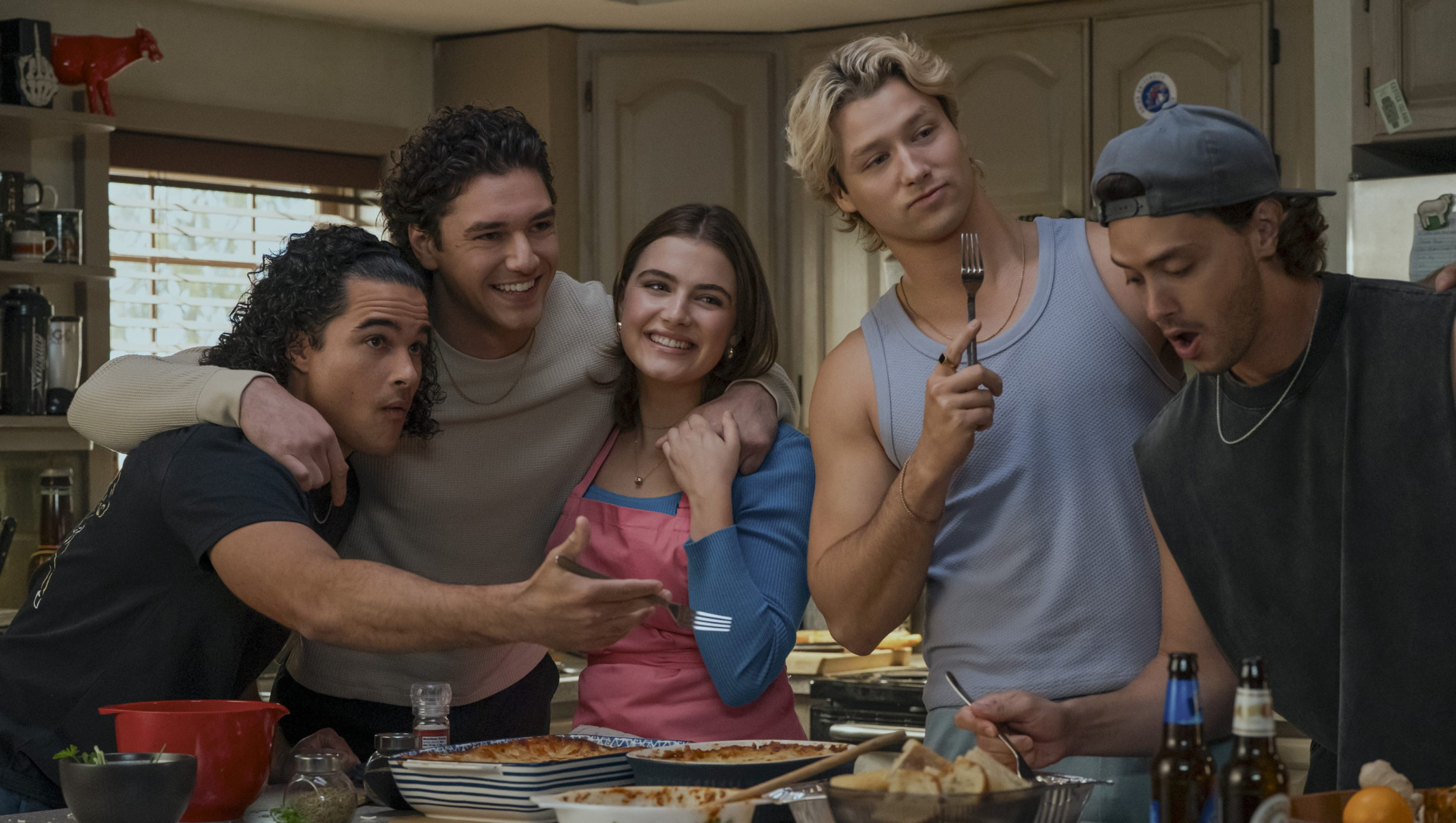 Успех сериала Off Campus: подробности о пер