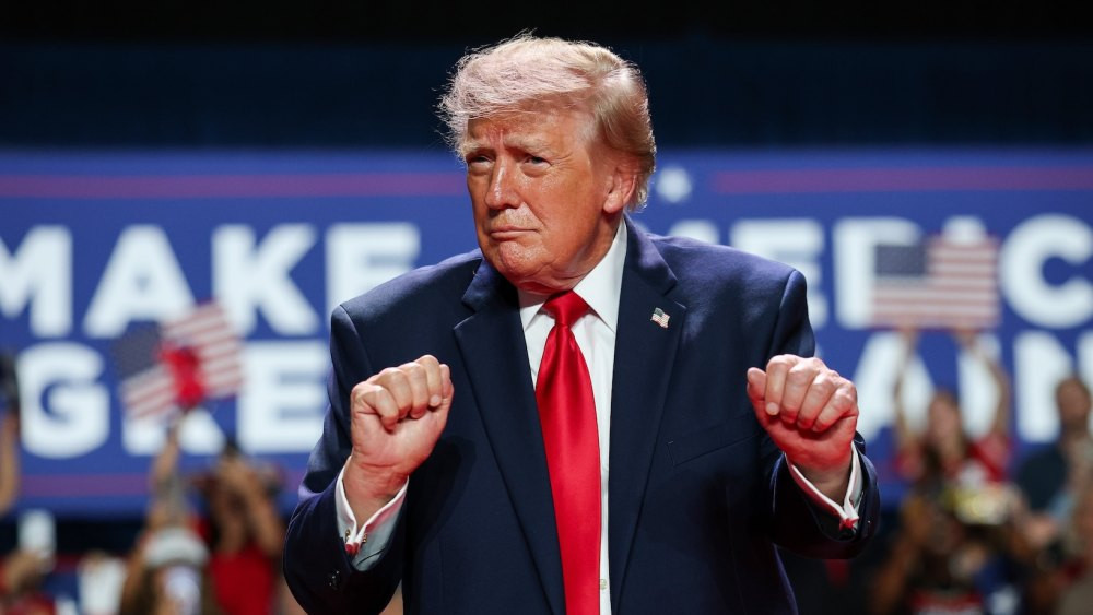 Дональд Трамп отменил посещение футбо
