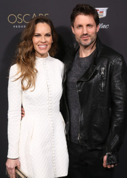 Hilary Swank anunció su embarazo con su tercer hijo